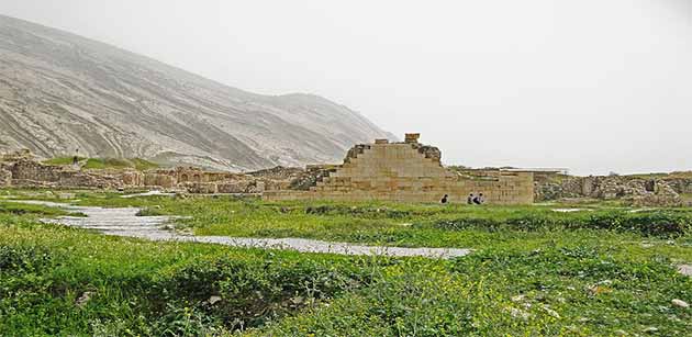 anahita temple in fars province
